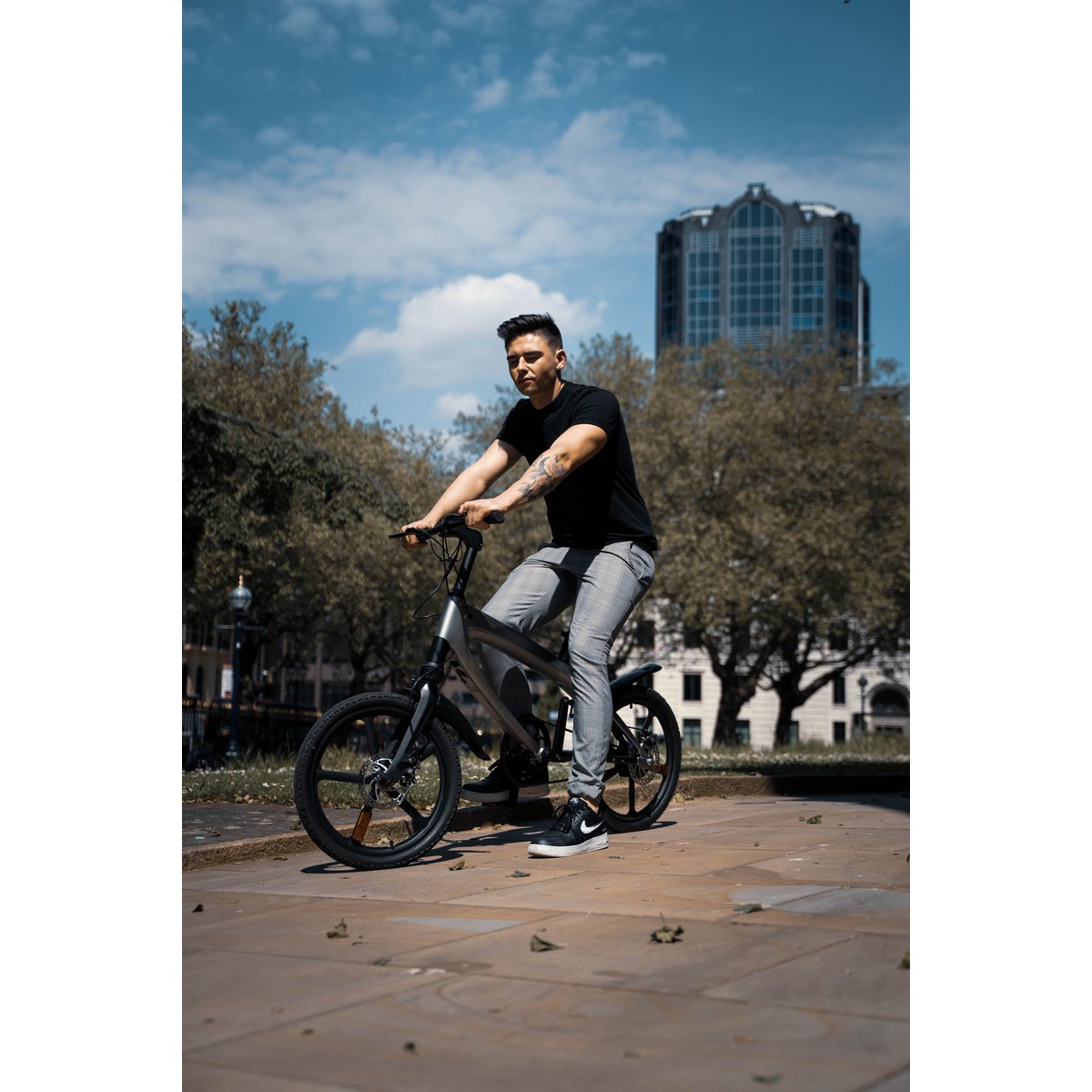 The Cruzaa Pedal-assist Bluetooth Electric Bike Gun Metal Grey