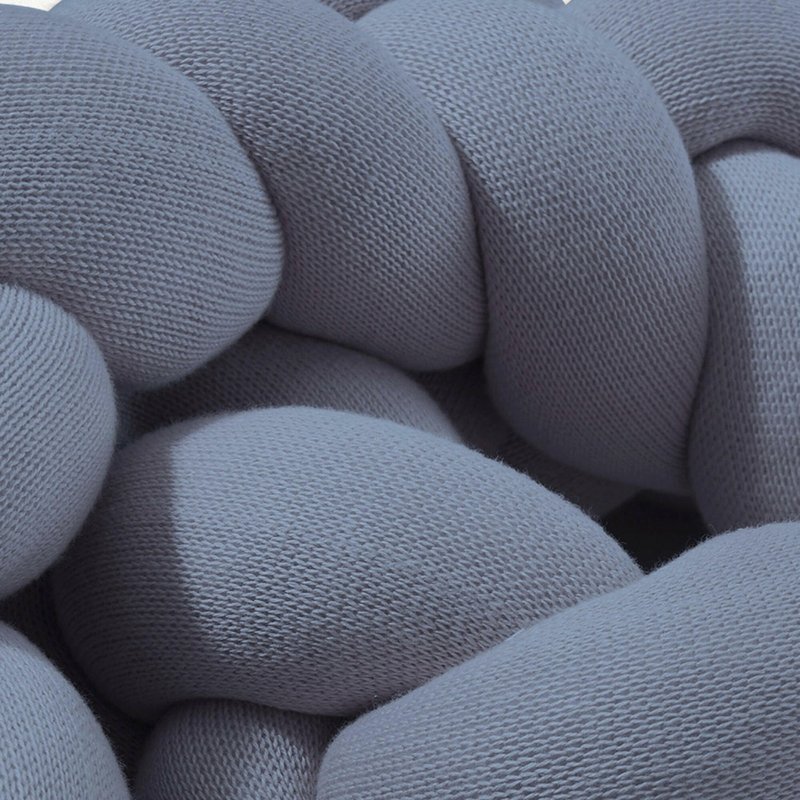 Paracolpi per letto intrecciato blu lavorato a maglia