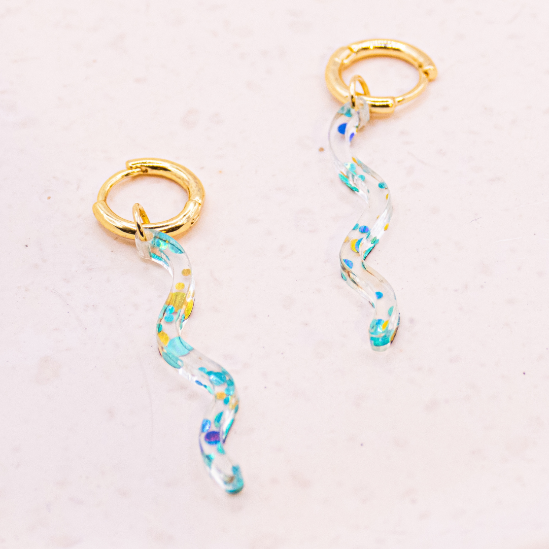 Oorbellen glitter oorringen acryl 18k vergulde glitter slang - lichtgewicht oorknopjes geometrische vorm
