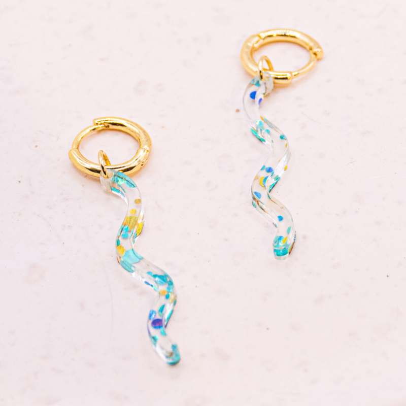 Oorbellen glitter oorringen acryl 18k vergulde glitter slang - lichtgewicht oorknopjes geometrische vorm