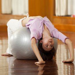Yoga and Fitness Ball Size S 55 cm Gray - Pump Supplied - Resistant and Multi-Use - Gym Ball - Optimal Adhesion