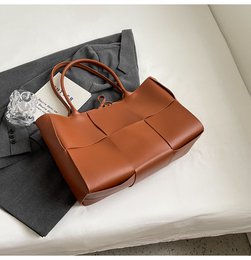 Torba typu shopper/na ramię AnBeck „Classy Beauty” (2 wersje kolorystyczne)