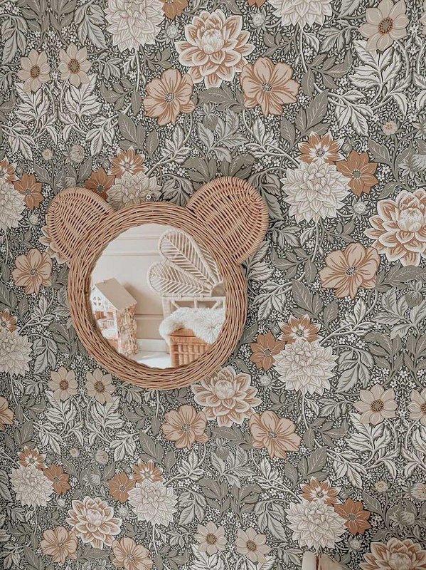 Rattan mirror bear