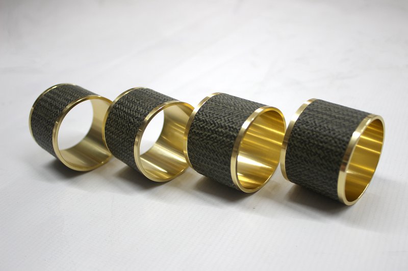 Rings de servilleta 4-er set de latón de cuero sintético de latón estampado