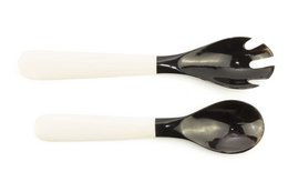 Petits couverts en corne noire avec manche en os