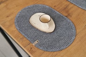 Filz Tischset oval KREUZE grau