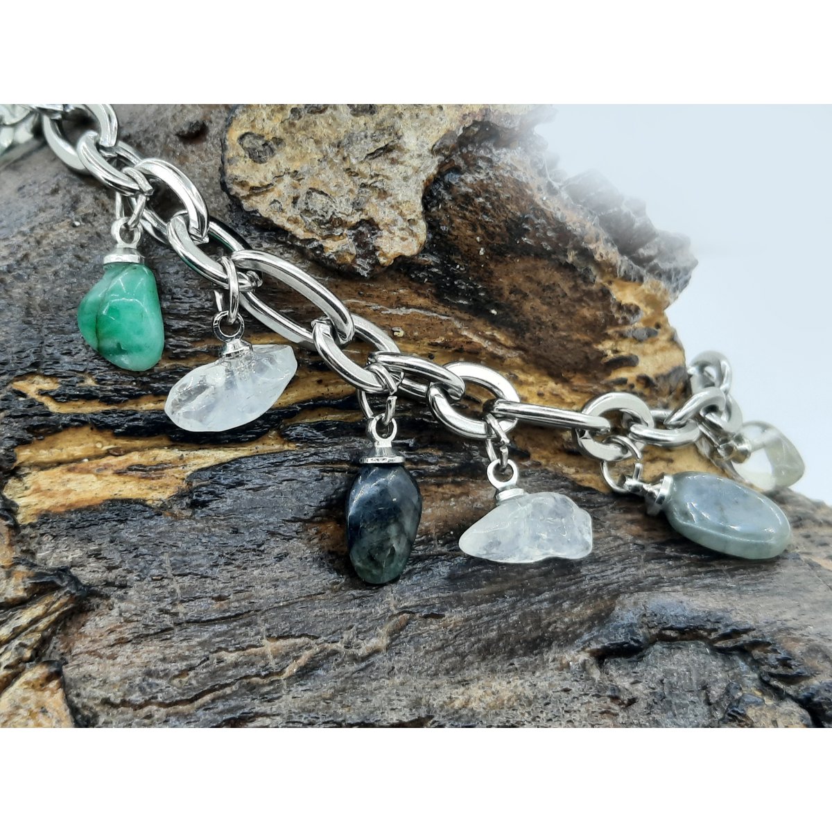 %2389 Bracelet à breloques en cristal de roche émeraude