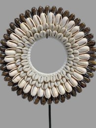 Collana Papua Collana di conchiglie su decorazione di conchiglia standard Copia
