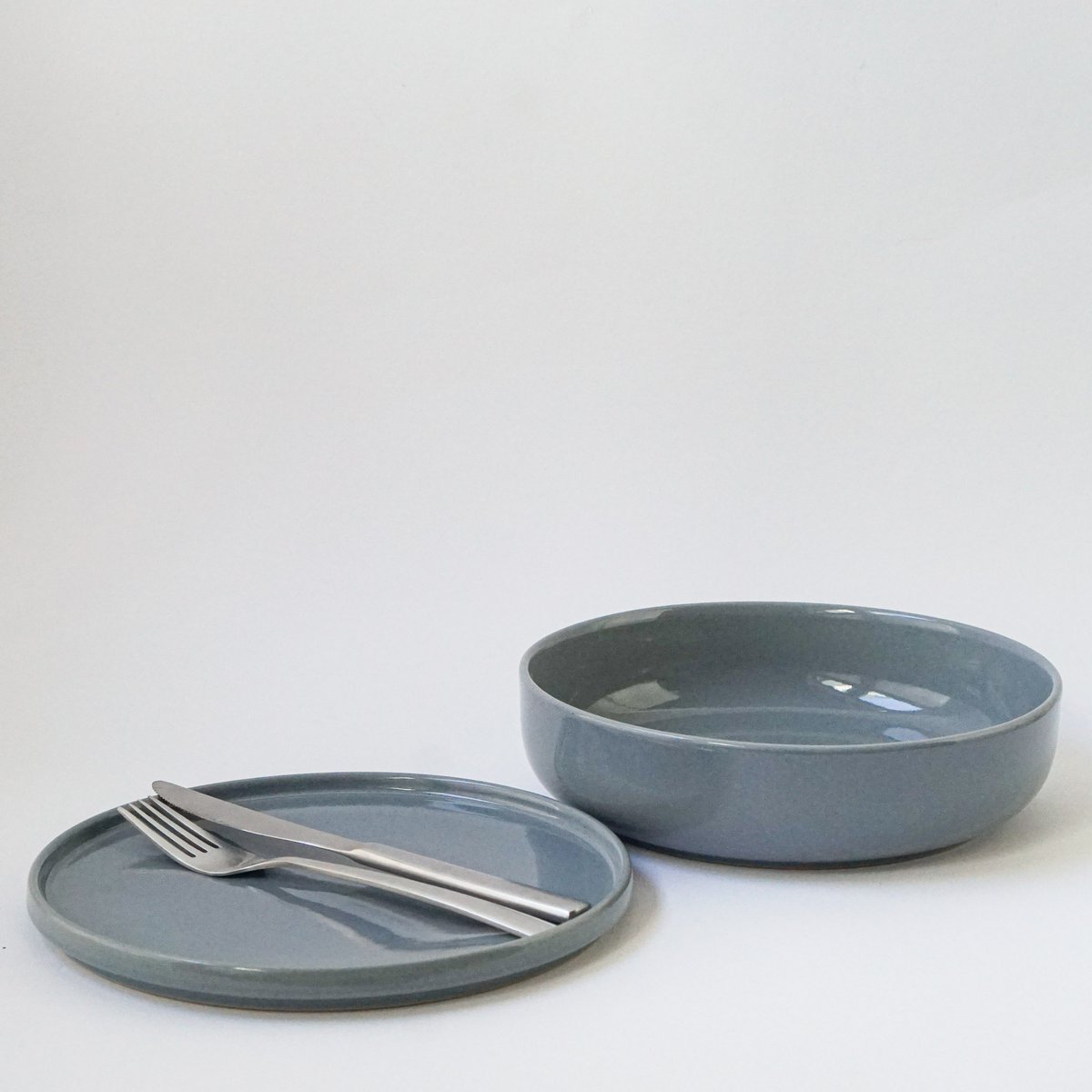 Shell 22 cm with lid/plate Hollyhock - Fjord Blue - 1,000 ml