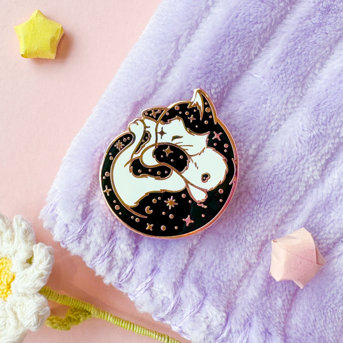 Galaxy Kitty | Croissant Kat | Rosé vergulde kosmische Kitty | Harde emaille pin | Pin-broche