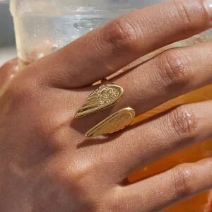 LOUIZ Ring with angel wings