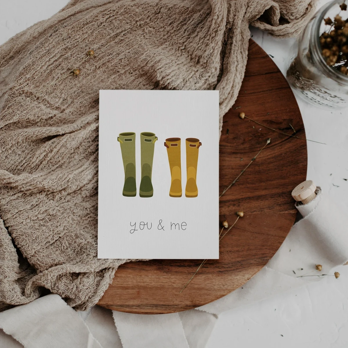 Carte postale - paire de bottes en caoutchouc