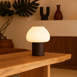 Drewniana lampa Fynn w kolorze ciemnobrązowym