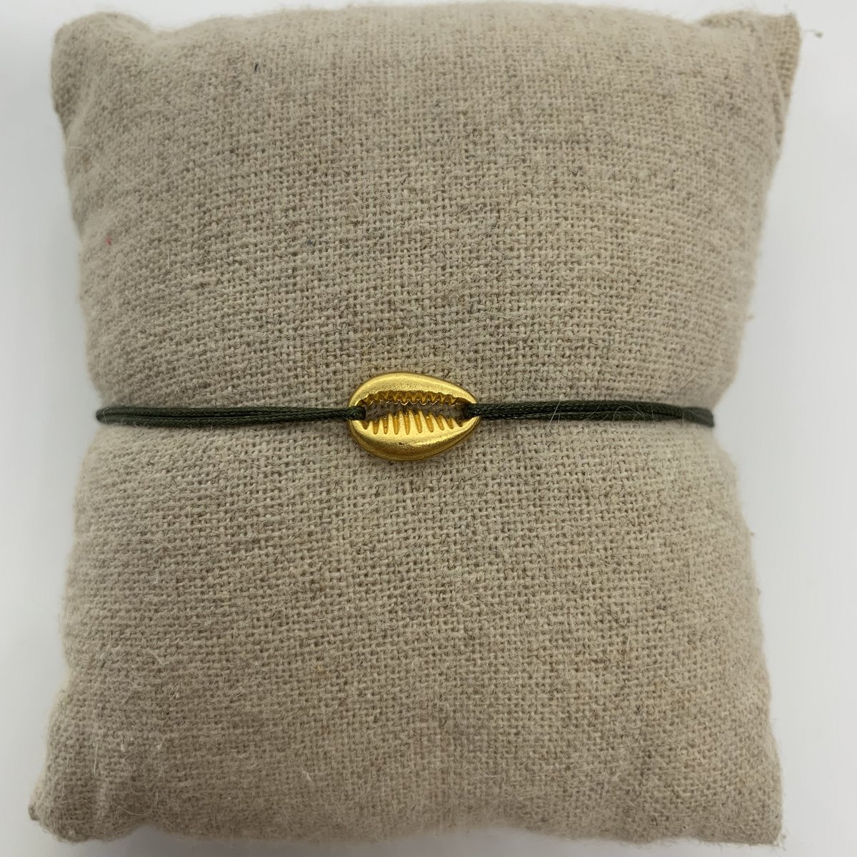 Pulsera Pequeña Concha Dorada