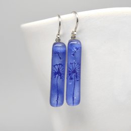 Orecchini dente di leone blu, barra lunga, vetro riciclato e argento sterling