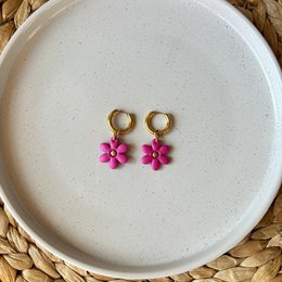 Rouge Daisy- aros - Pendientes de aro y flor fucsia