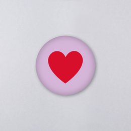 Zet de magneet met ansichtkaart Tessa Mum + Herz
