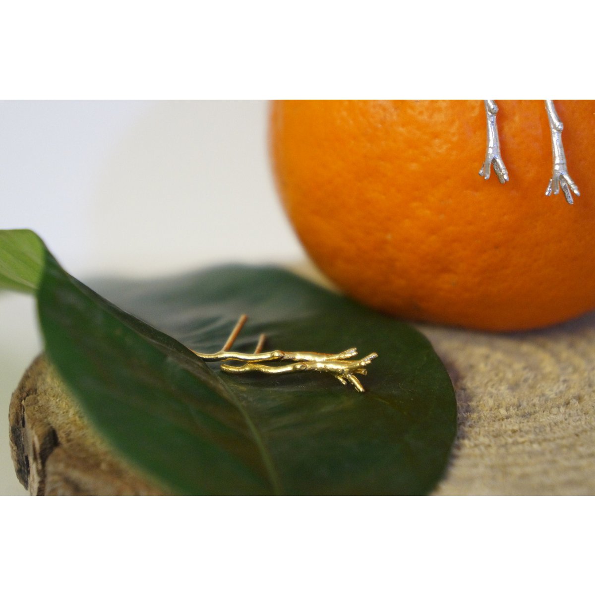 Petites boucles d'oreilles à tige : Jasmine Twig Design - Or sur argent sterling
