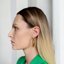 OVAL BLISS – Guld Oval Lobe Øreringe