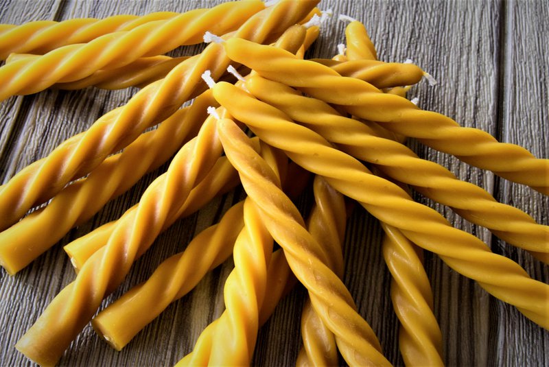 Twisted Beeswax Taper Candle - Pure bijenwas en katoenen lont
