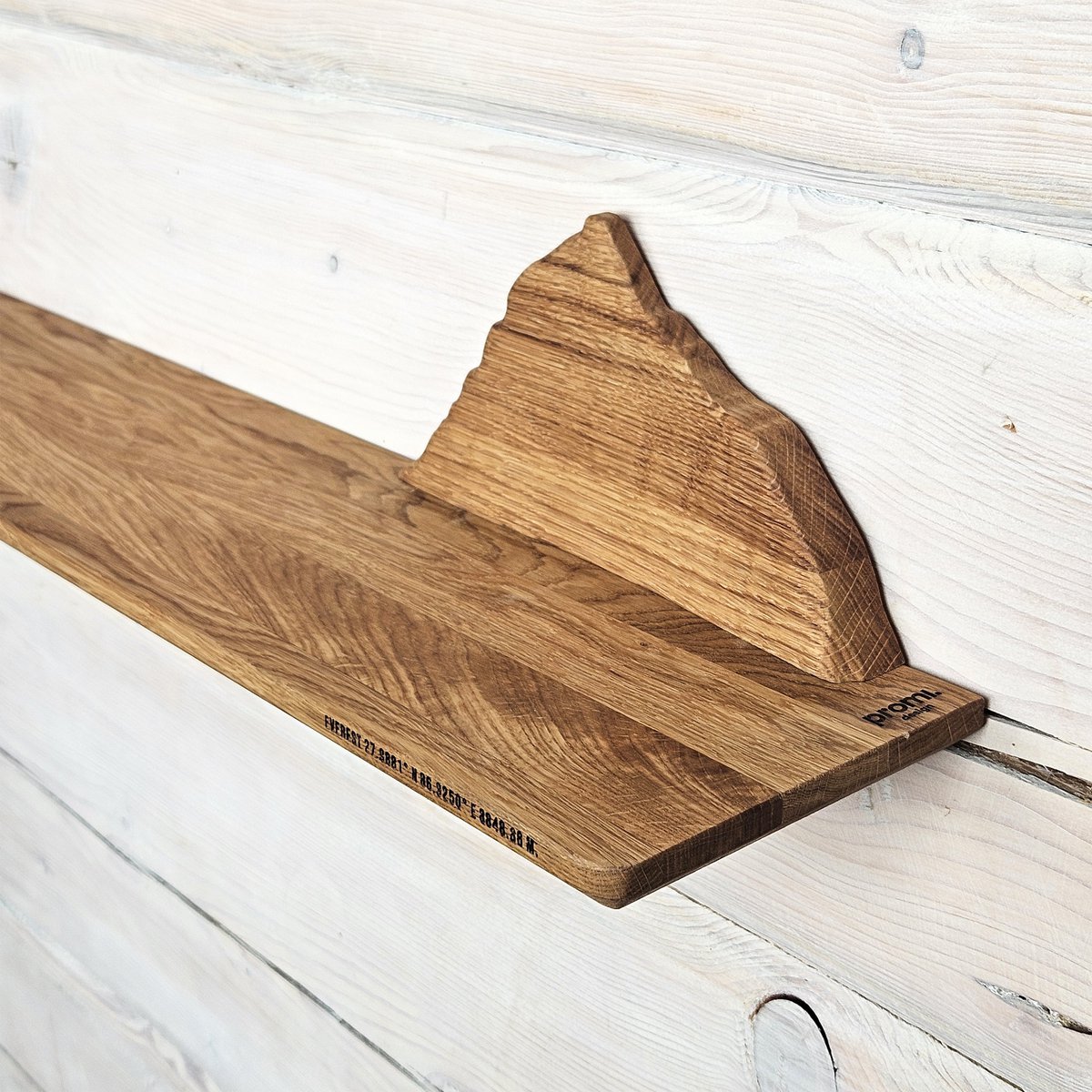 Estante de montaña Everest de madera artesanal, una solución de almacenamiento funcional y elegante