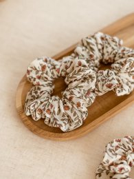 Wide Scrunchie / olive + terracotta petals