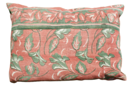 Vintage Kantha cushion cover in coral color, featuring a floral pattern with leaves in shades of green. The cover measures 50x70 cm and is suitable for decorative use.