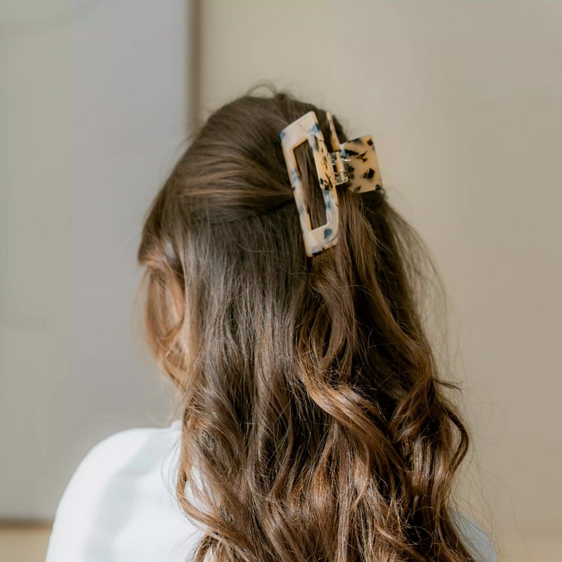 Classic Claw Hair Clip - Amber