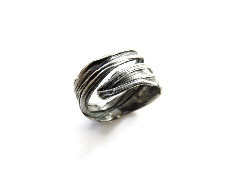 Bague Ajustable Argent Oxydé – Sculpturale Organique