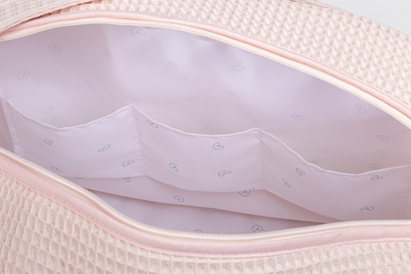 Crossbody barselstaske til barnevogn og hospital. Praktisk og elegant organisatortaske med stor kapacitet. Produkt fremstillet i Spanien.