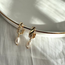 Golden Arc - Earrings with river pearl Gold plated