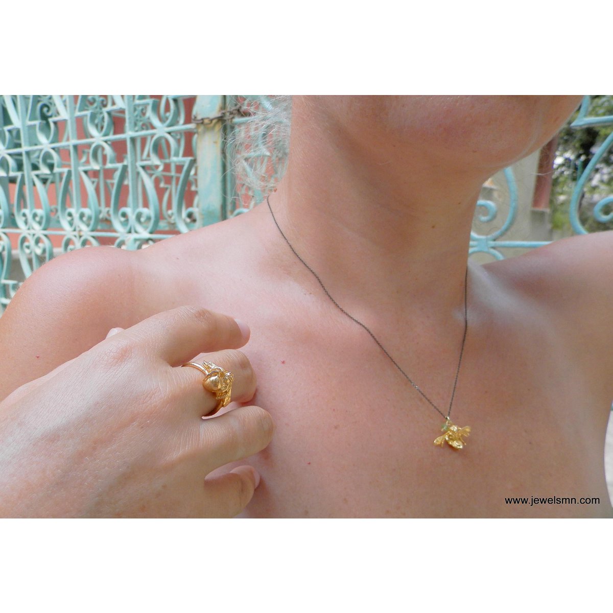 Collana con gioielli ape: ciondolo in oro ispirato alla natura - ottone riciclato ecologico