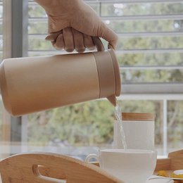 Thermos flask 0.8 liter gold