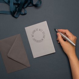 Schlichte Trauerkarte "Wie kann die Welt sich nur weiterdrehen", Kondolenzkarte aus 100% Recyclingpapier