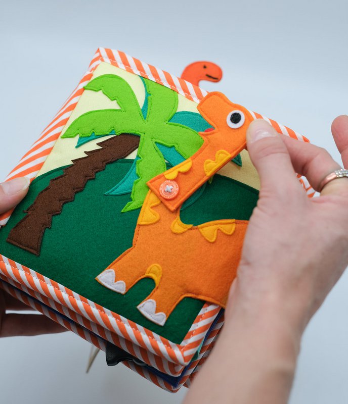 Dinosaur Friends – 6 Page Mini Quiet Book