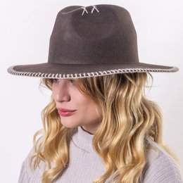 CAPPELLO IN FELTRO A TENDA LARGA - uncinetto
