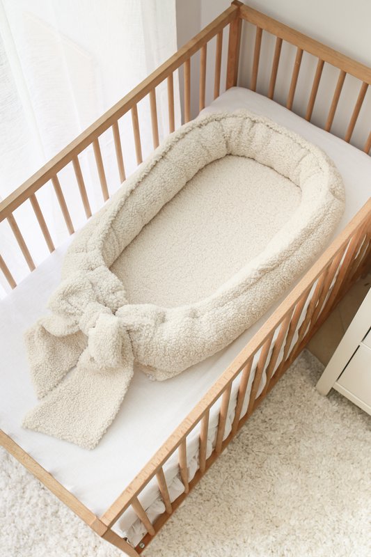 Babynest mit Schleife / Bouclé-Babynest - 2-Farben-Kopie