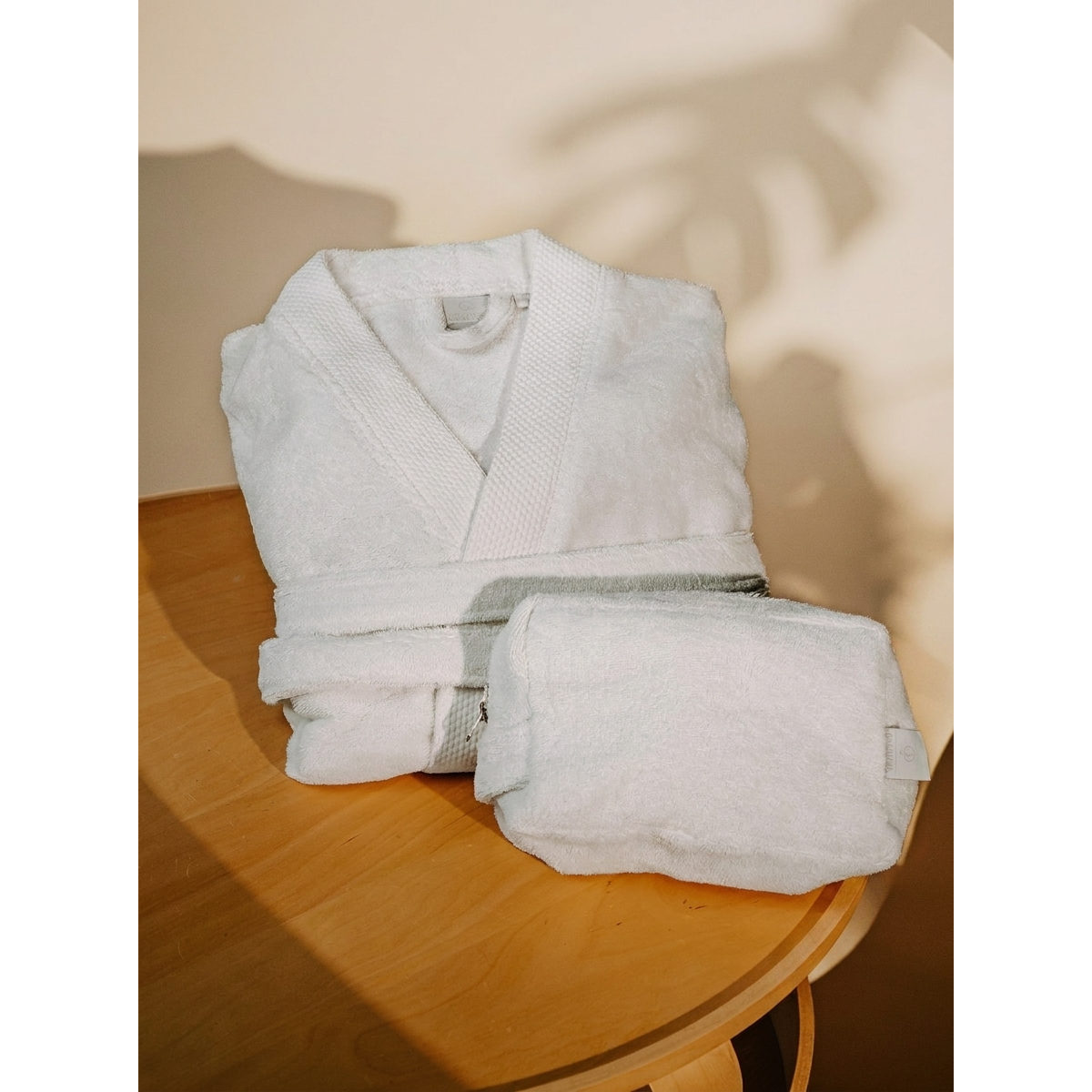 Pamukia GOTS Organic Cotton Gift Set – Unisex Bathrobe & Toiletry Bag | Essence Collection