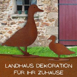Rusty decorative duck on floor plate | Patina metal decoration