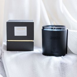 Premium leather scented candle - Nordic pine