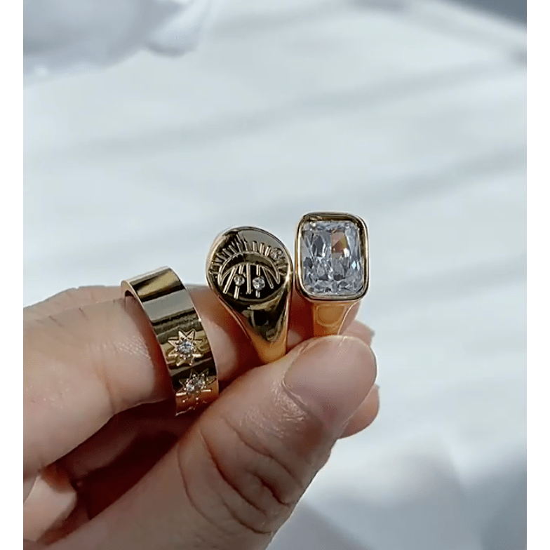 Andrei - Women’s Diamond Signet Ring