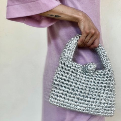 "Kalliopi Metallics" Häkelhandtasche mit zusätzlichem Crossbody -Riemen Silber