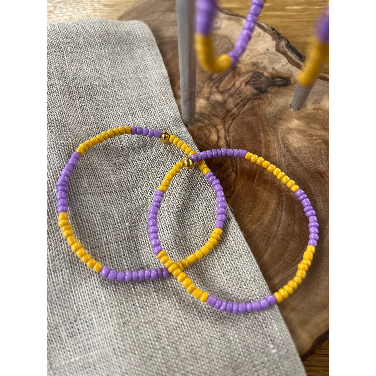 Glass bead bracelet - purple/orange