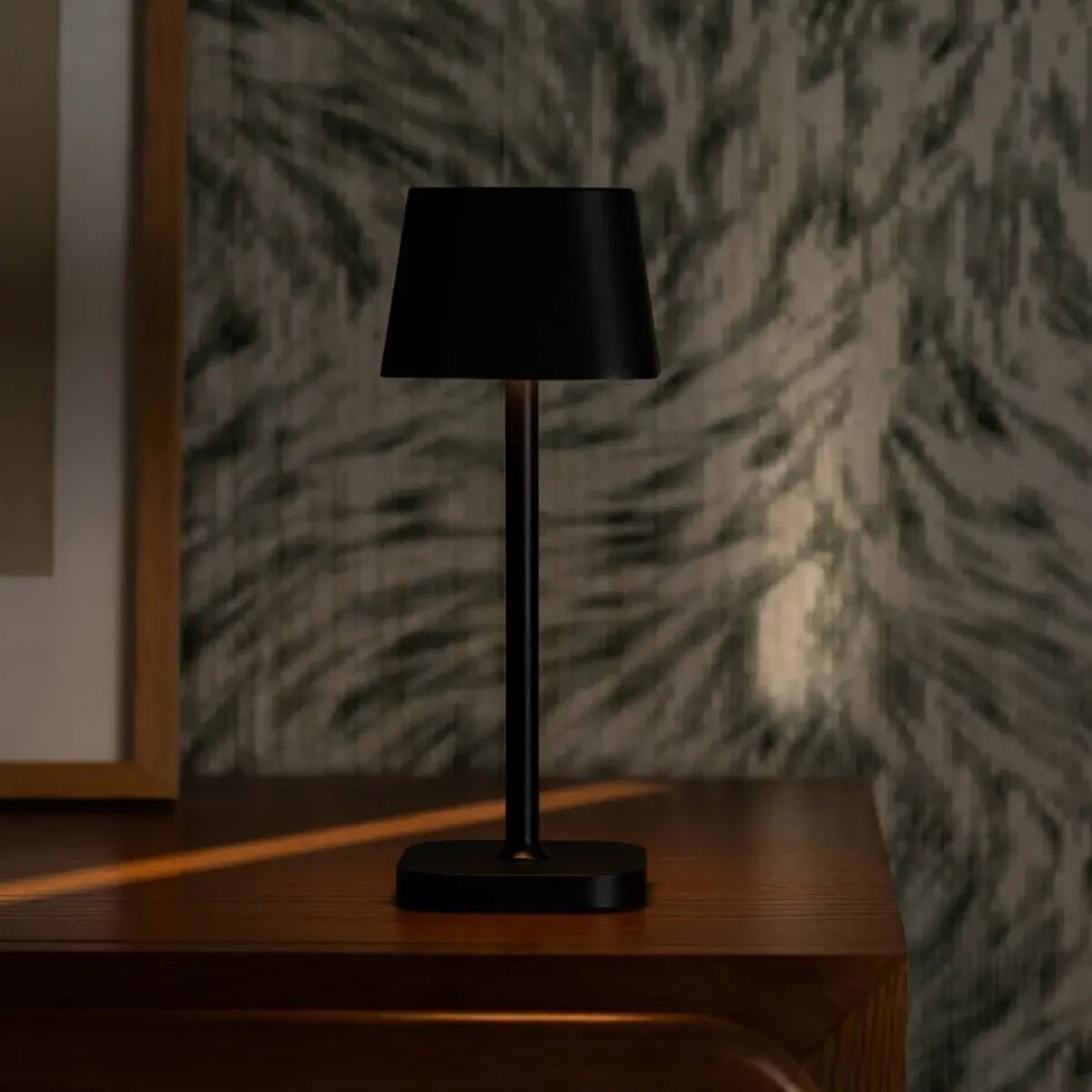 Lampe de table rechargeable noire Ava