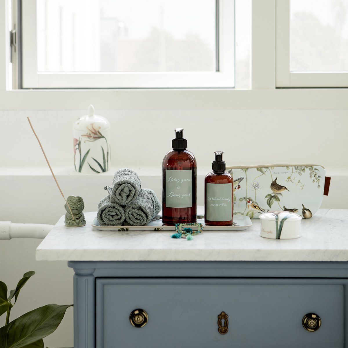 ORGANIC COSMETIC BAG - BIRDS OF THE GARDEN
