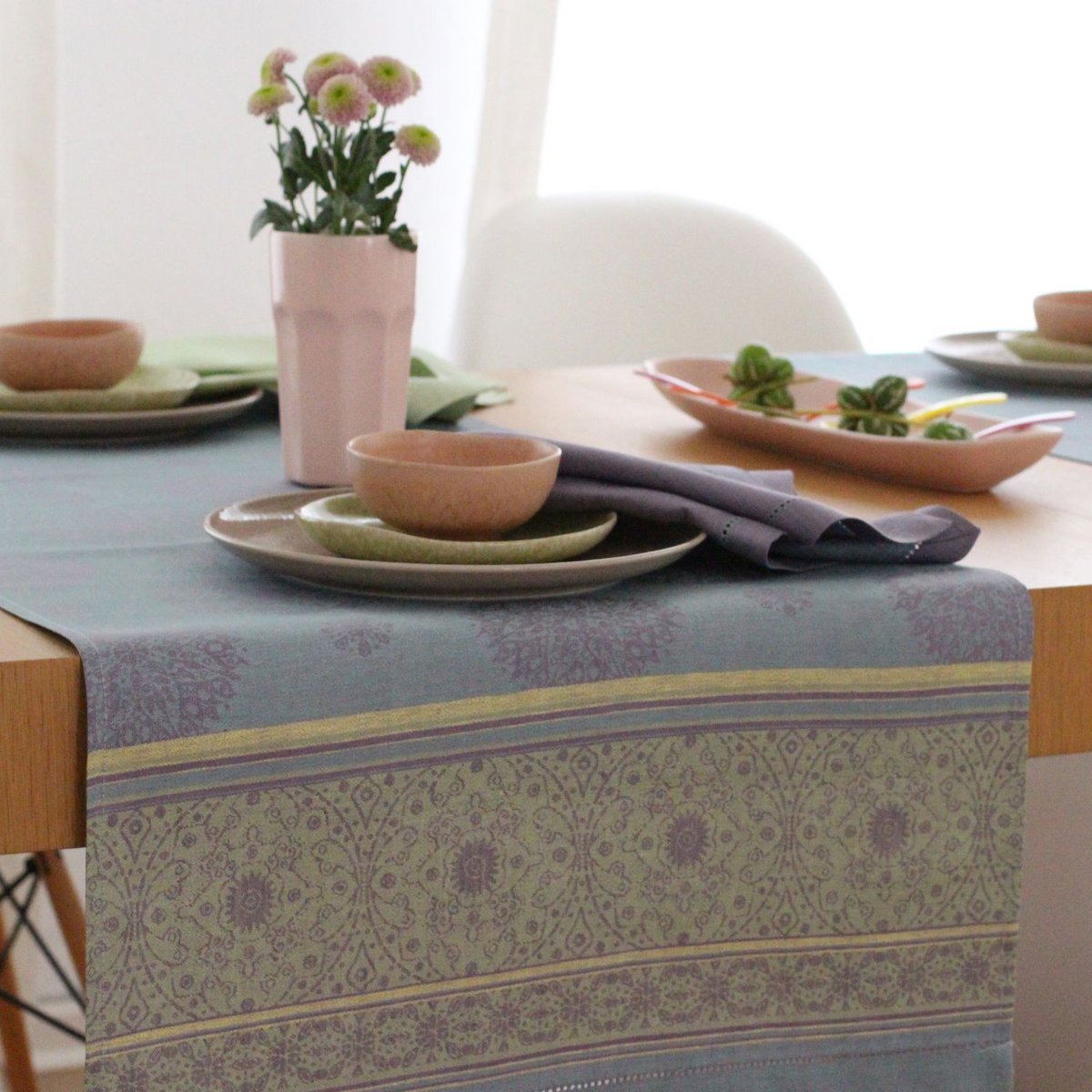 Runner da tavola in lino Mandala - blu-viola-giallo