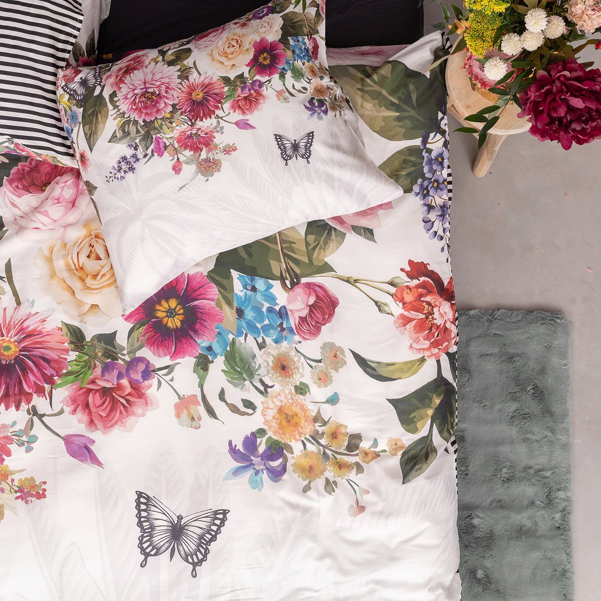 Melli Mello High on Love Dekbedovertrek Wit | Romantische Bloemen | Katoensatijn