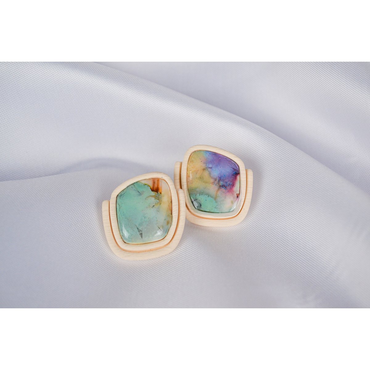 Asta stud earrings in colorful & beige