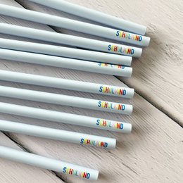 Bleistift „Schulkind“ – hellblau mit bunter Aufschrift – Geschenk Einschulung Schule
