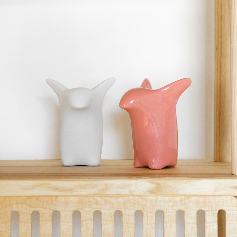 Pinkuin | Figura decorativa de porcelana salmón rosa